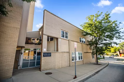 1834 Ridge Ave #106, Evanston, IL 60201