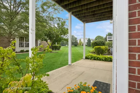 Exterior - 1541 Matthew Dr #1, Algonquin, IL 60102 photo 2 of 2