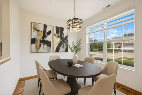 Dining - 1541 Matthew Dr #1, Algonquin, IL 60102 photo 1 of 2
