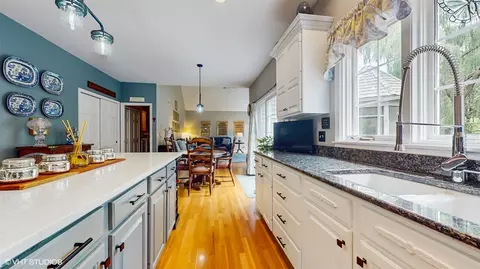 1055 White Pine Dr, Cary, IL 60013 photo 9