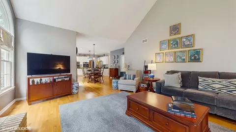 1055 White Pine Dr, Cary, IL 60013 photo 15