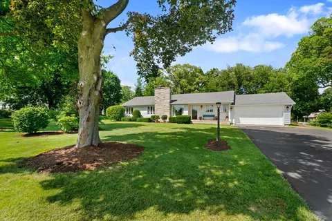 43 W836 Hughes Rd, Elburn, IL 60119
