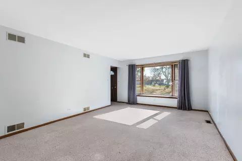 Living - Undisclosed, Berkeley, IL 60163 photo 1 of 2
