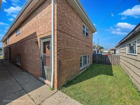 Exterior - 7652 W 63rd Pl, Summit, IL 60501 photo 3 of 4