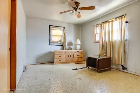 Bedroom - 7652 W 63rd Pl, Summit, IL 60501 photo 5 of 6