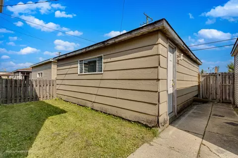 Exterior - 7652 W 63rd Pl, Summit, IL 60501 photo 4 of 4