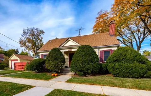402 Orange St, Elgin, IL 60123 photo 2