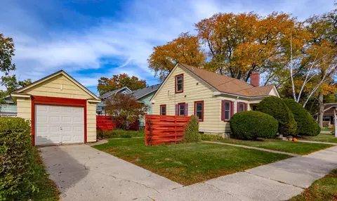 402 Orange St, Elgin, IL 60123 photo 3