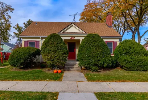 402 Orange St, Elgin, IL 60123