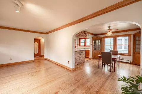 402 Orange St, Elgin, IL 60123 photo 9