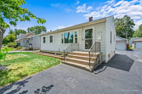 218 N Berteau Ave, Bartlett, IL 60103