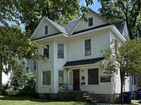 416 College Ave, Dekalb, IL 60115