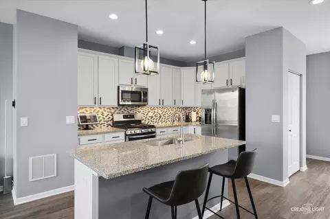 Kitchen - 875 Finley Dr, Aurora, IL 60504 photo 2 of 4