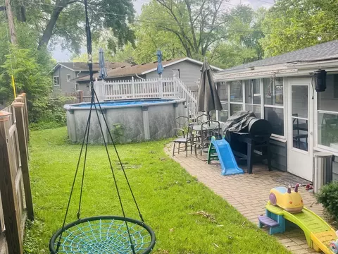 Exterior - 36 Circle Dr E, Montgomery, IL 60538 photo 5 of 11