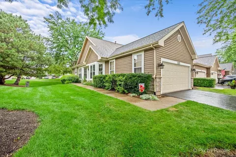 1079 Ridgefield Cir, Carol Stream, IL 60188