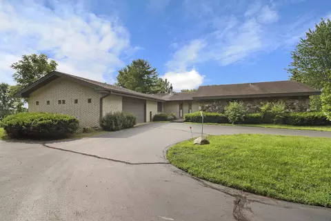 42213 N Crawford Rd, Antioch, IL 60002