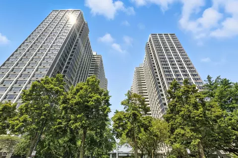 4250 N Marine Dr #2913, Chicago, IL 60613