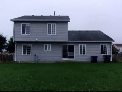 Exterior - 825 Grant Dr, Minooka, IL 60447 photo 2 of 3