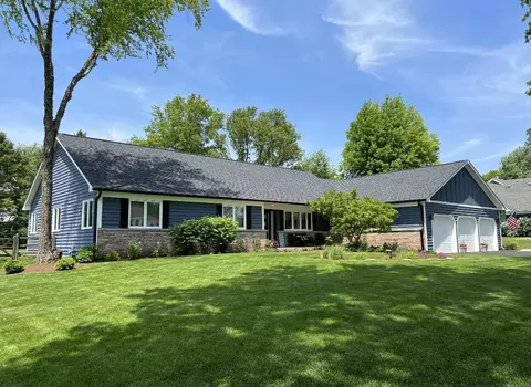 8 N002 Cloverfield Dr, Saint Charles, IL 60175
