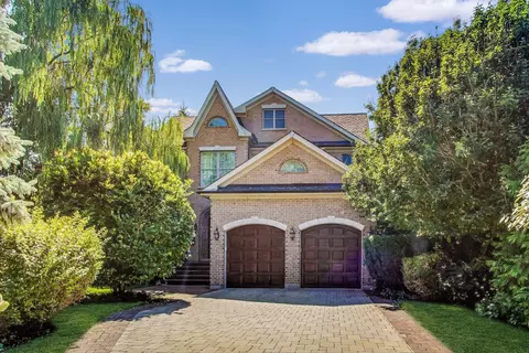 901 Pontiac Rd, Wilmette, IL 60091