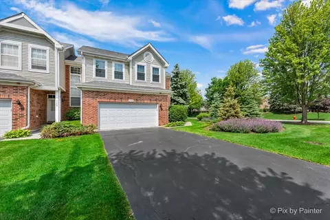 7204 Chestnut Hills Dr, Burr Ridge, IL 60527 photo 2