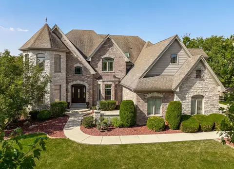 8964 Port Washington Dr, Frankfort, IL 60423