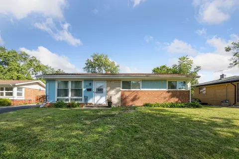 43 Pamela Dr, Bensenville, IL 60106