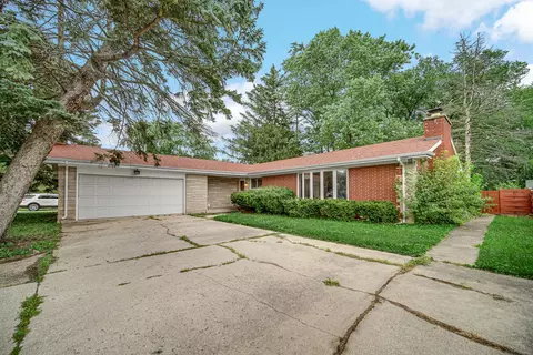 961 Trask St, Aurora, IL 60505