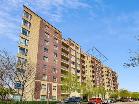 100 N Hermitage Ave #711, Chicago, IL 60612