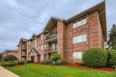 6211 W 94th St #3SW, Oak Lawn, IL 60453