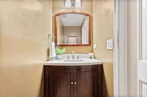 Bath - 140 Amherst Dr, Bartlett, IL 60103 photo 1 of 4
