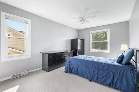 Bedroom - 140 Amherst Dr, Bartlett, IL 60103 photo 3 of 4