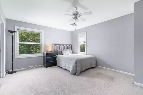 Bedroom - 140 Amherst Dr, Bartlett, IL 60103 photo 4 of 4