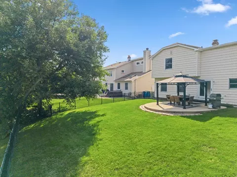 Exterior - 140 Amherst Dr, Bartlett, IL 60103 photo 1 of 1