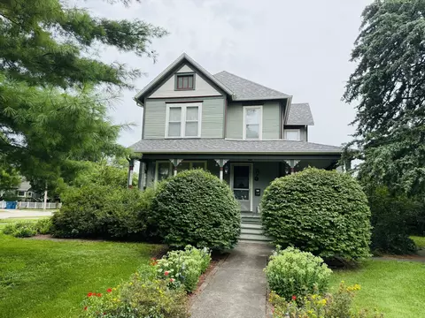 130 W Waupansie St, Dwight, IL 60420