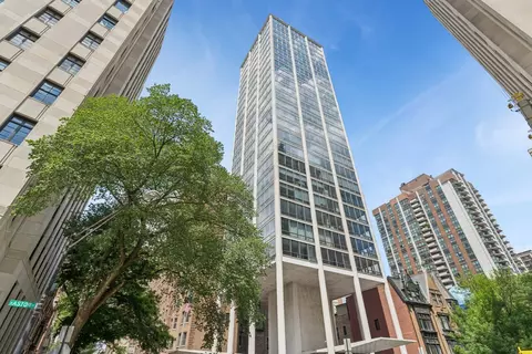 1300 N Astor St #26C, Chicago, IL 60610