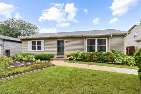 310 Pin Oak Dr, North Aurora, IL 60542