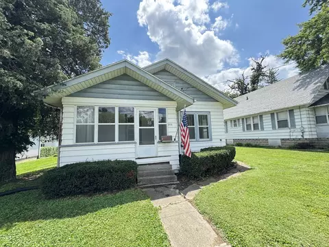 508 Palmyra St, Dixon, IL 61021