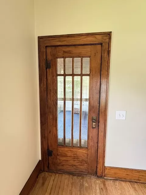 Entry Way - 508 Palmyra St, Dixon, IL 61021 photo 1 of 1