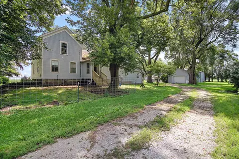 1757 E 3000n Rd, Martinton, IL 60951