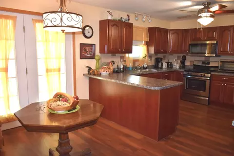 105 Jefferson St, Benson, IL 61516 photo 9