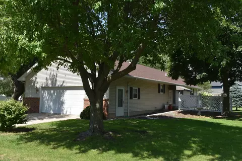 105 Jefferson St, Benson, IL 61516 photo 4