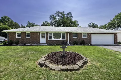 37847 N Watts Ave, Spring Grove, IL 60081