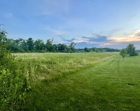 10105 N Clark Rd, Spring Grove, IL 60081