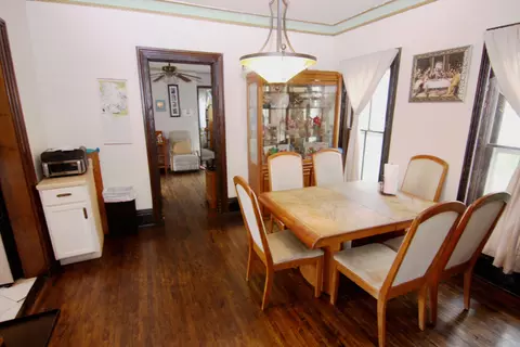 Dining - 472 Division St, Elgin, IL 60120 photo 3 of 3
