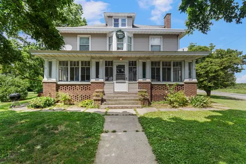 102 Bodman St, Milmine, IL 61855