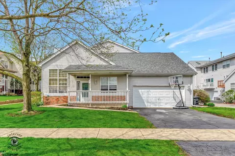 1366 Fox Hound Trl, Beecher, IL 60401