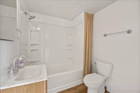 Bath - Undisclosed, Batavia, IL 60510 photo 1 of 1
