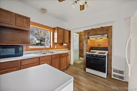 Kitchen - Undisclosed, Batavia, IL 60510 photo 1 of 3