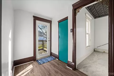 Entry Way - Undisclosed, Batavia, IL 60510 photo 1 of 1
